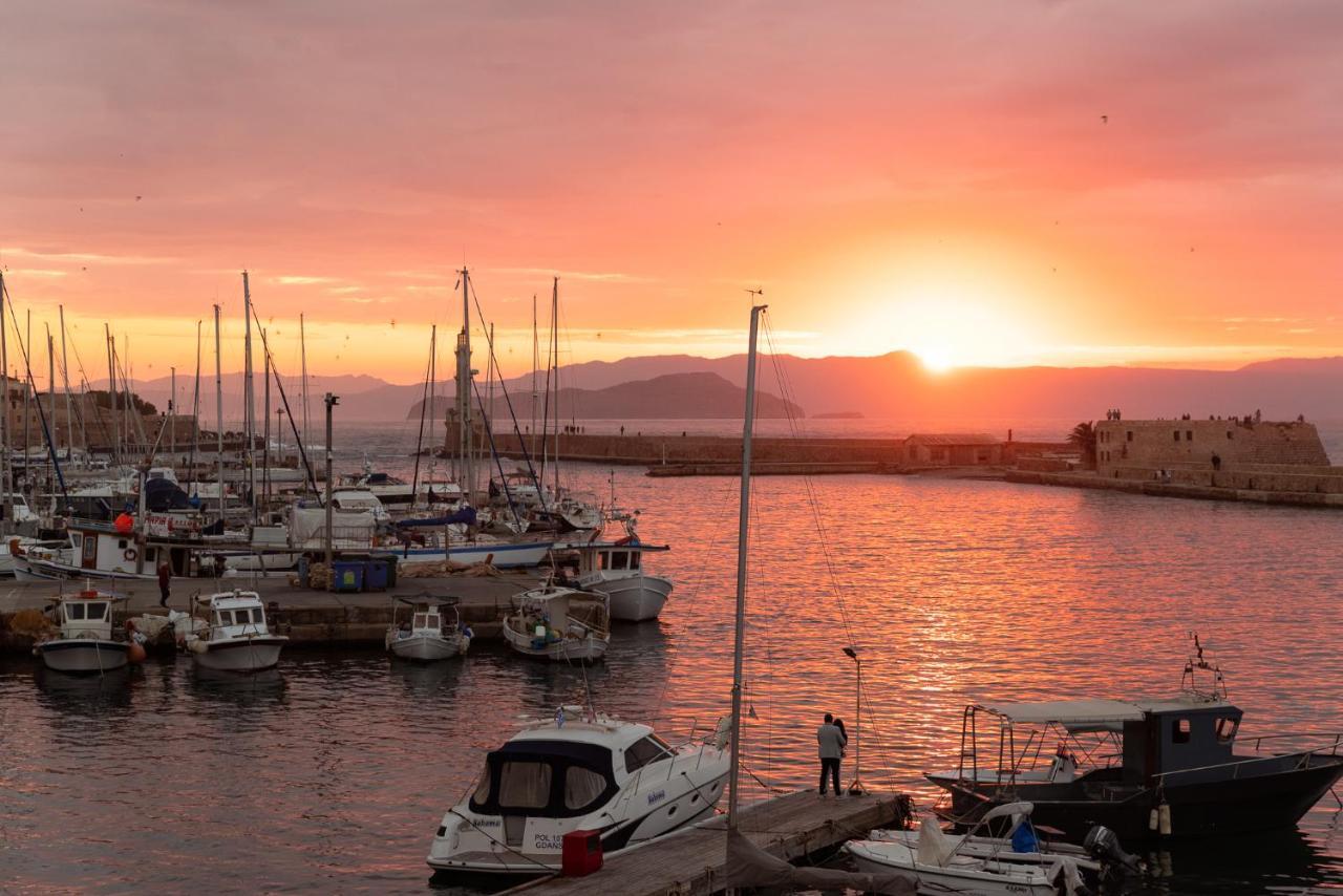 Destino Overlooking The Venetian Port Of Chania Apartament
